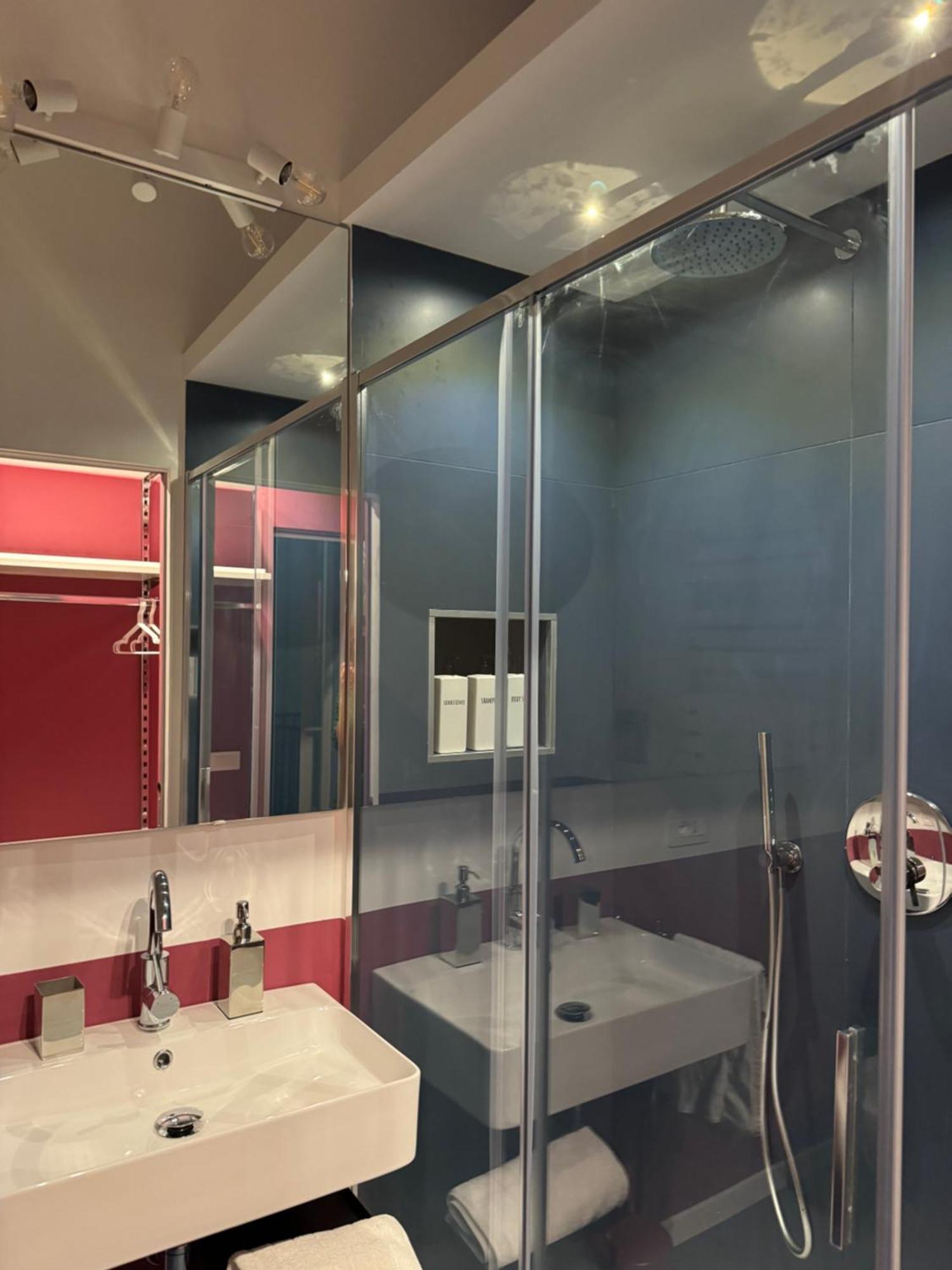 Alma De Chiaja - Design Suites & Apartments Napels Buitenkant foto